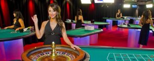 Play live dealer games at Jackpot City.